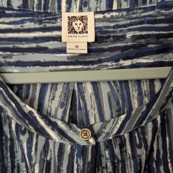 Anne Klein Women's Blue & White Long Roll Tab Sleeve Blouse. Size Medium - Picture 3 of 5